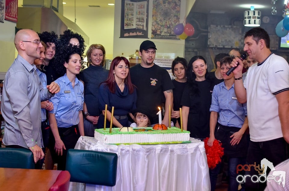 1 an cu Fabrica de Bere Retro Bistro,