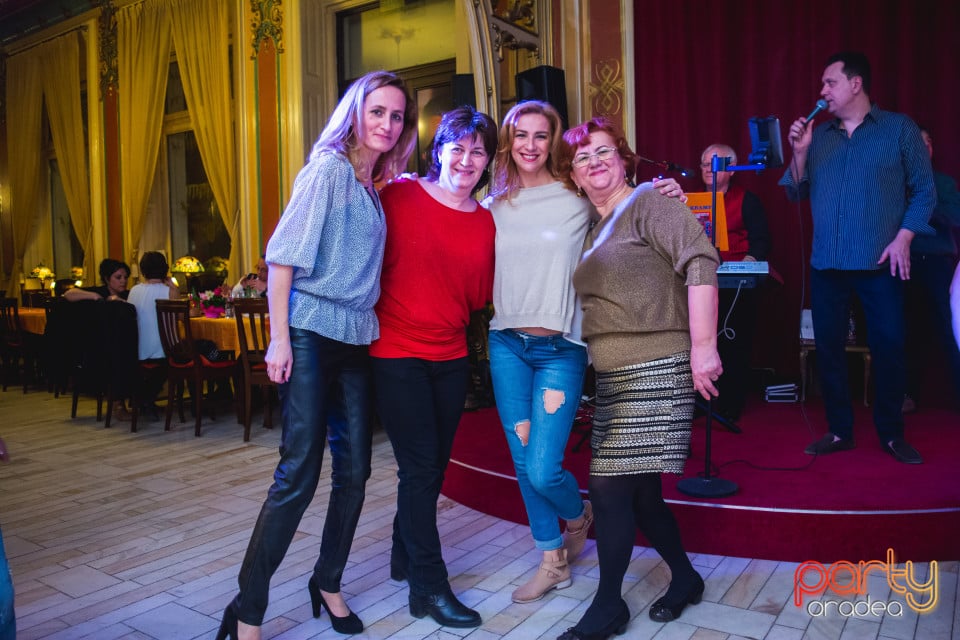 8 Martie la Butoiul de Aur, Butoiul de Aur