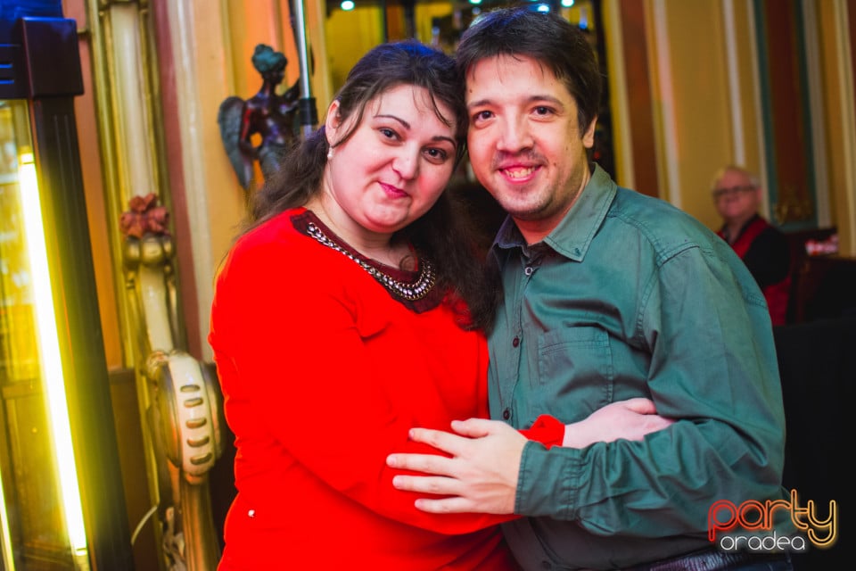 8 Martie la Butoiul de Aur, Butoiul de Aur