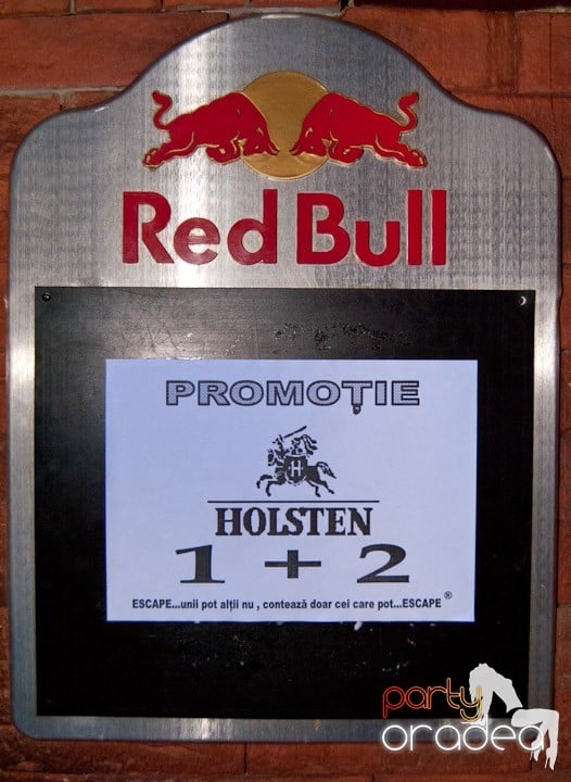 Adunare generală în Club Escape, 