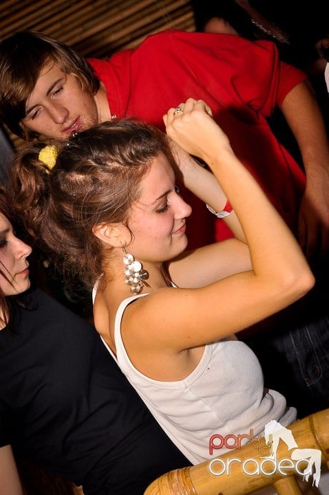 Afterparty în Zulu, Zulu Caffe