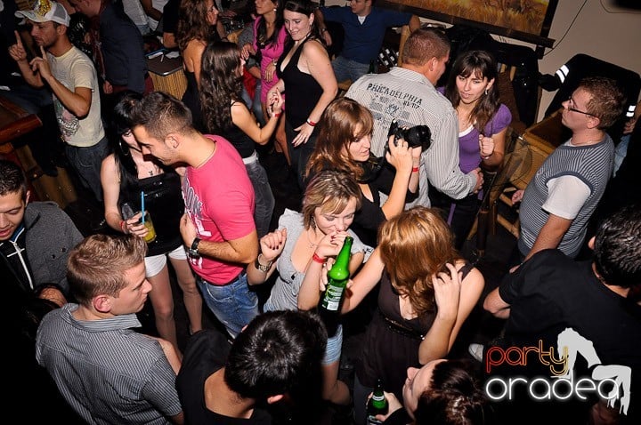 Afterparty în Zulu, Zulu Caffe