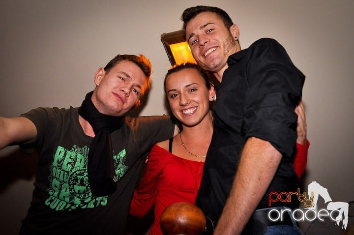 Afterparty în Zulu, Zulu Caffe