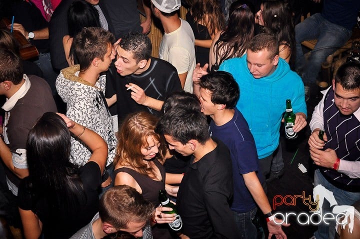 Afterparty în Zulu, Zulu Caffe