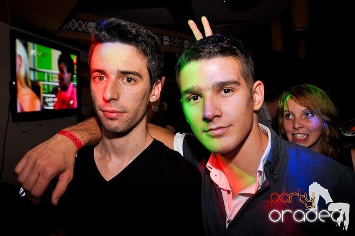 Afterparty în Zulu, Zulu Caffe