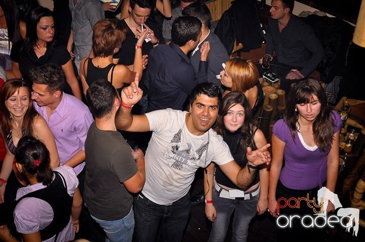 Afterparty în Zulu, Zulu Caffe