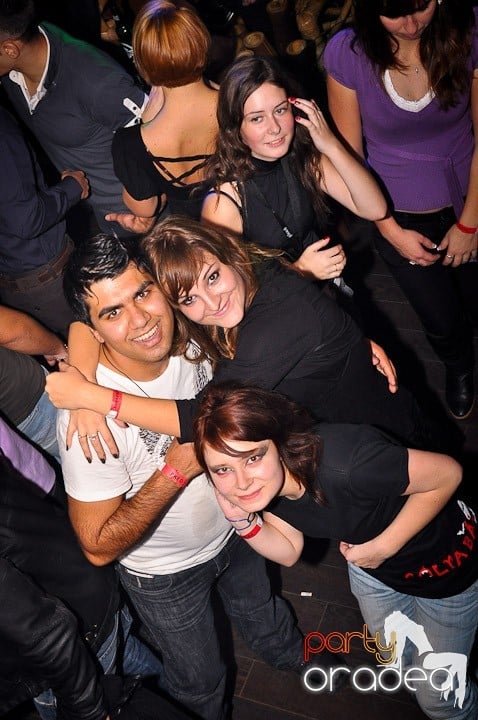 Afterparty în Zulu, Zulu Caffe