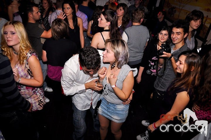 Afterparty în Zulu, Zulu Caffe