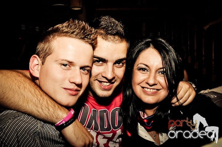 Afterparty în Zulu, Zulu Caffe