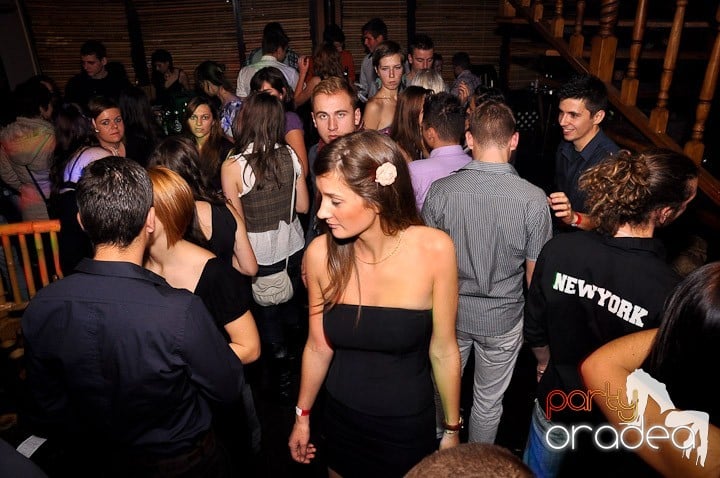 Afterparty în Zulu, Zulu Caffe