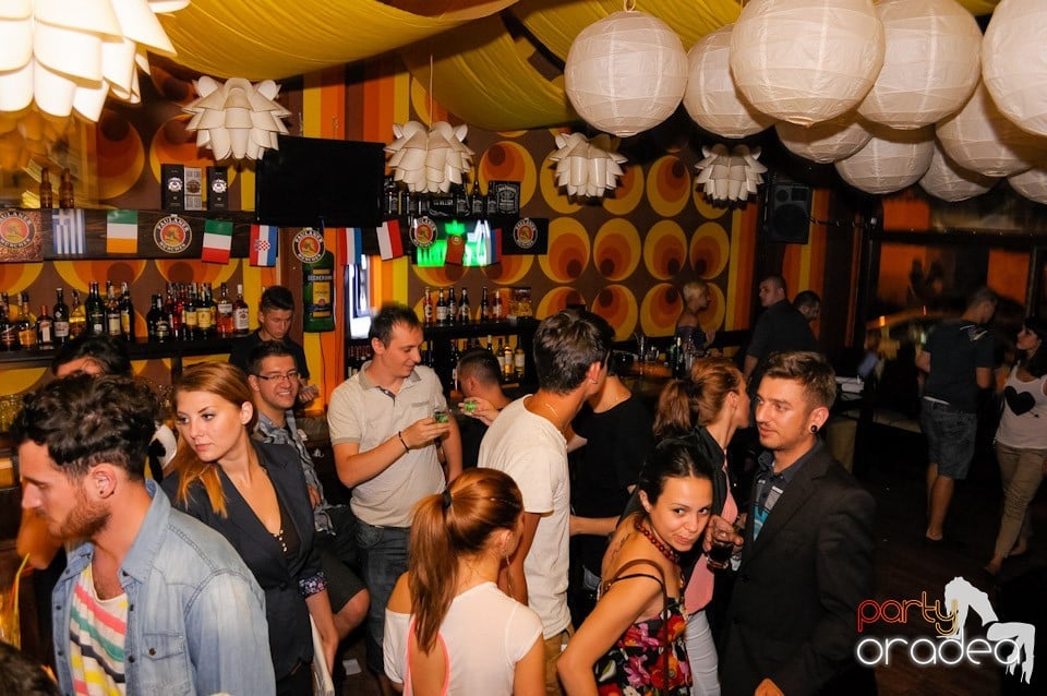 All night party în Juice, Juice