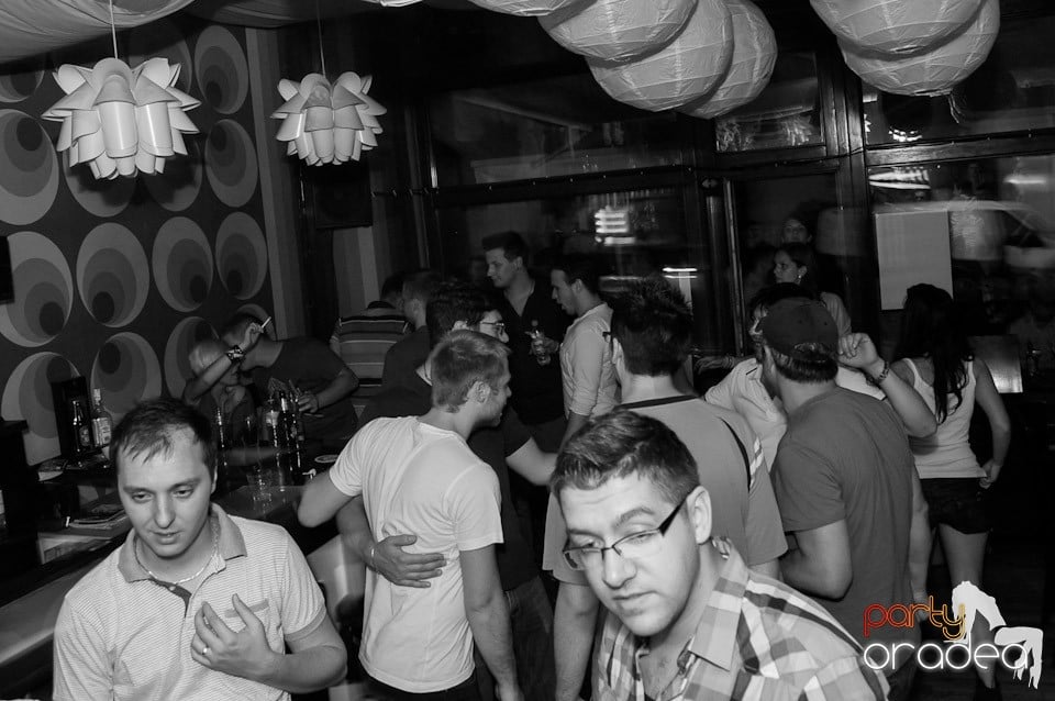 All night party în Juice, Juice