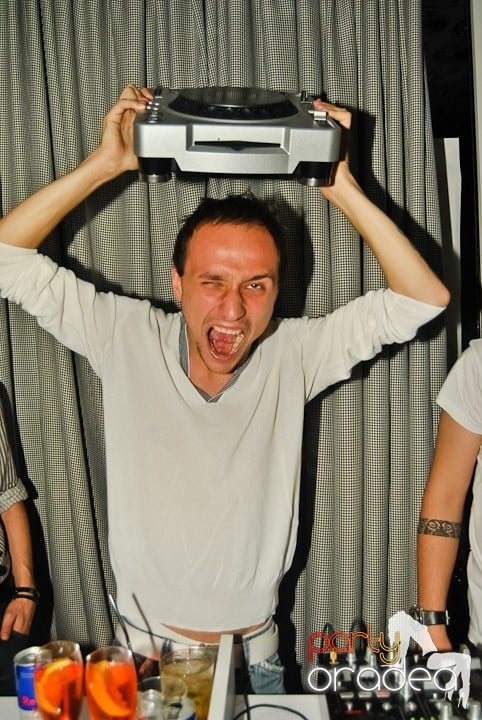 Almud & Konstantin at The Lounge Champagne Bar Boutiqe, The Lounge