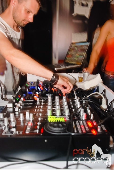 Almud & Konstantin at The Lounge Champagne Bar Boutiqe, The Lounge