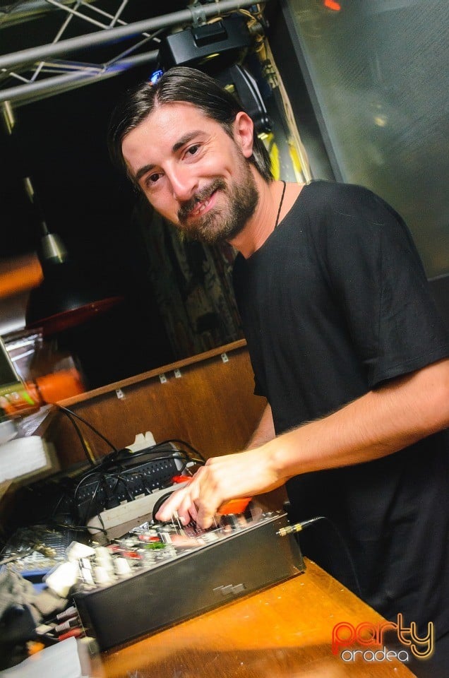 Amsterdam Crisstia, Juice