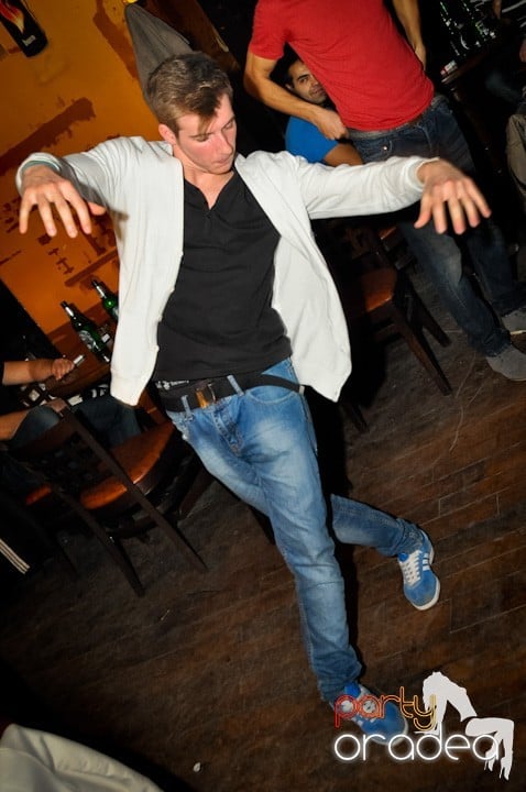 Atmosferă de party în Lord's Pub, Lord's Pub