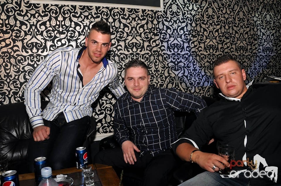 Atmosferă incendiară în Club Life, 