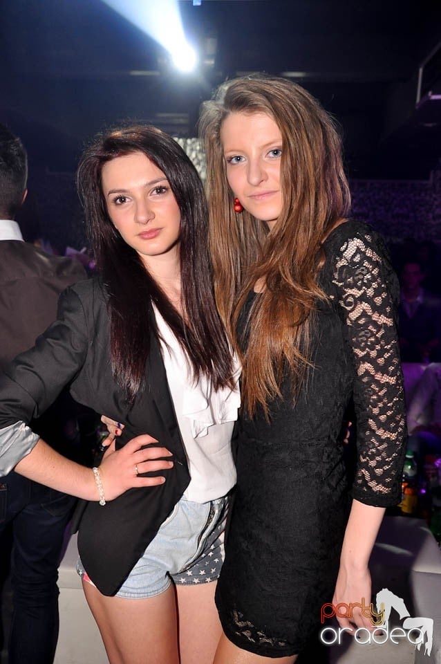 Atmosferă incendiară în Club Life, 