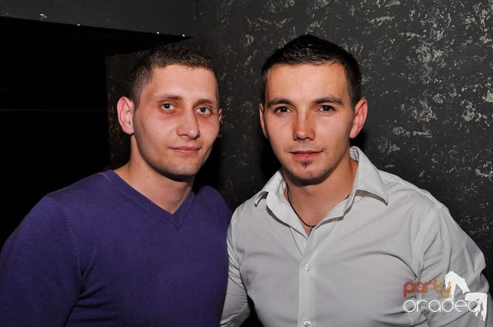 Atmosferă incendiară în Club Life, 