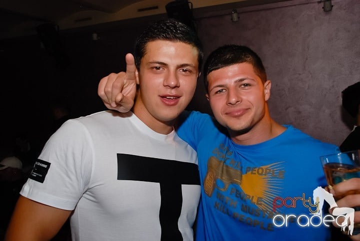 Atmosferă incendiară în Club Rio, 