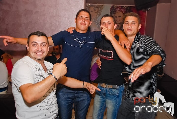 Atmosferă incendiară în Club Rio, 