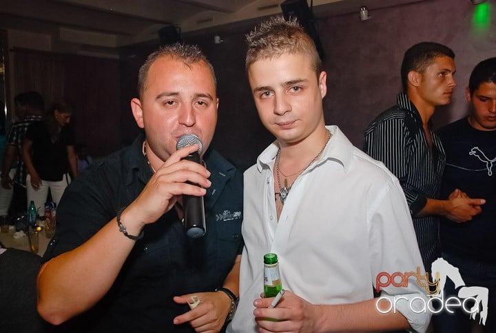 Atmosferă incendiară în Club Rio, 