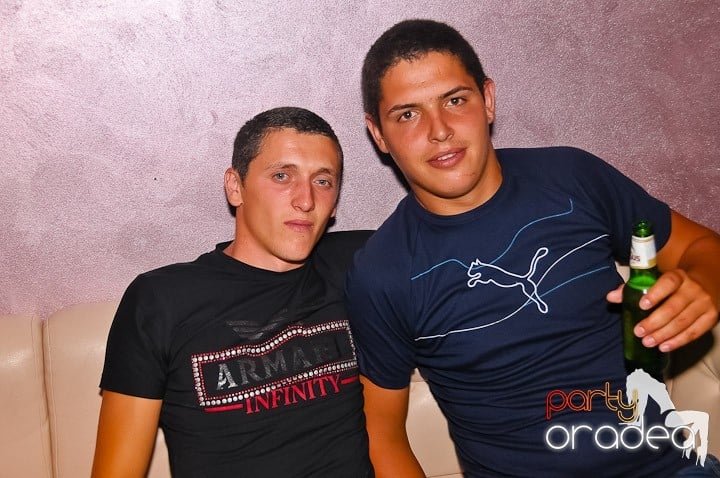 Atmosferă incendiară în Club Rio, 