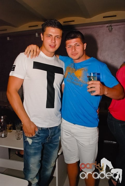 Atmosferă incendiară în Club Rio, 