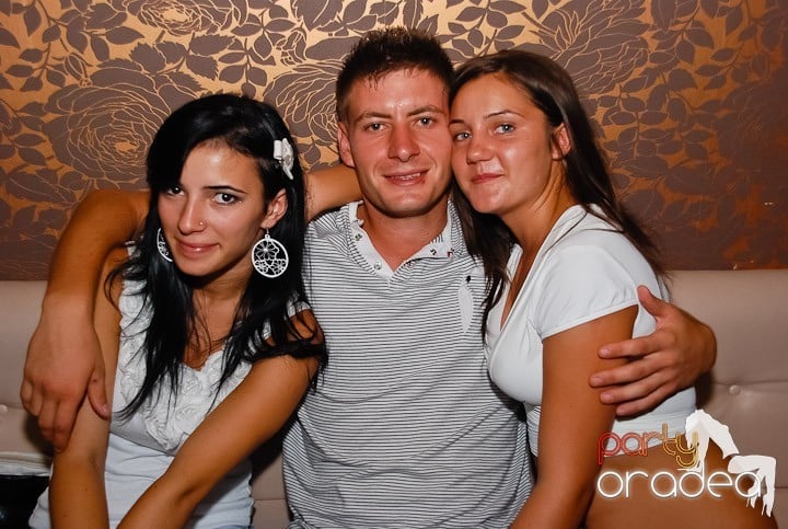 Atmosferă incendiară în Club Rio, 