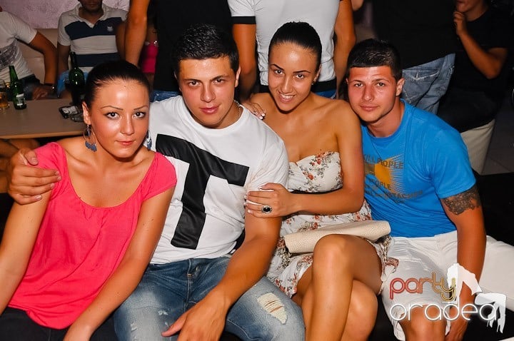 Atmosferă incendiară în Club Rio, 