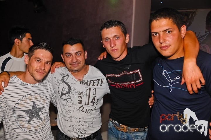 Atmosferă incendiară în Club Rio, 