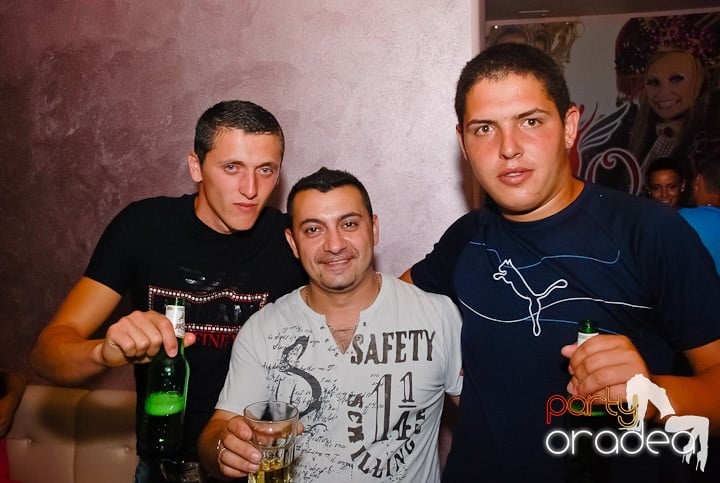 Atmosferă incendiară în Club Rio, 