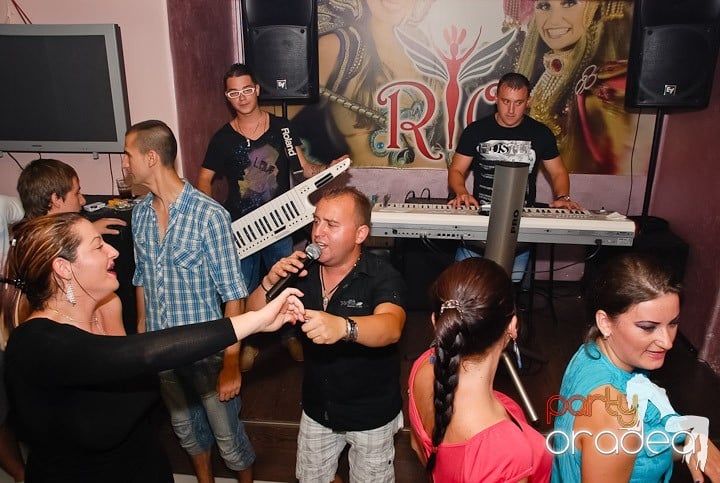 Atmosferă incendiară în Club Rio, 