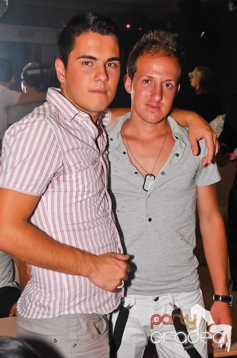 Atmosferă incendiară în Club Rio, 