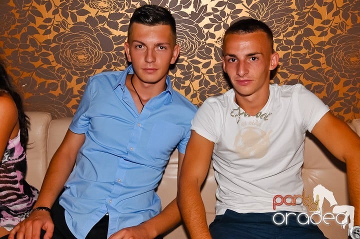 Atmosferă incendiară în Club Rio, 