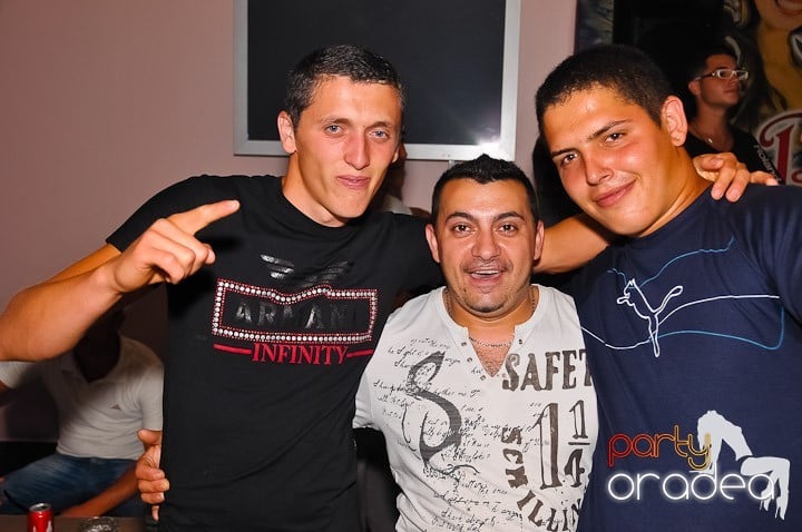 Atmosferă incendiară în Club Rio, 