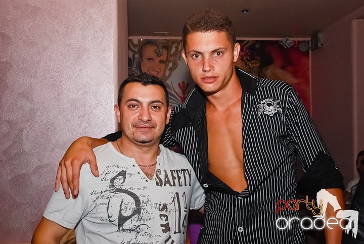 Atmosferă incendiară în Club Rio, 