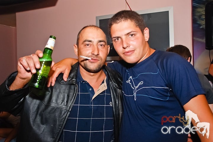 Atmosferă incendiară în Club Rio, 