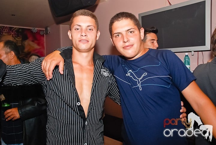 Atmosferă incendiară în Club Rio, 