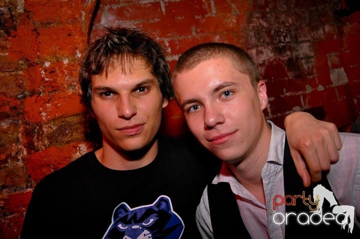 Atmosferă incendiară în Escape, 