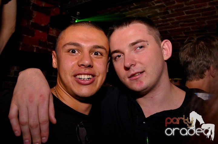 Atmosferă incendiară în Escape, 