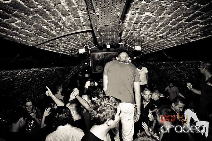 Atmosferă incendiară în Escape, 