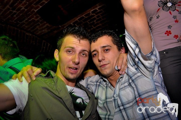 Atmosferă incendiară în Escape, 