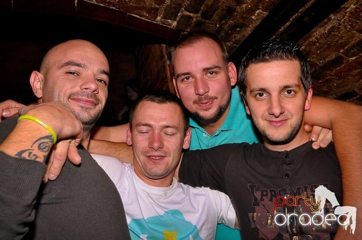 Atmosferă incendiară în Escape, 