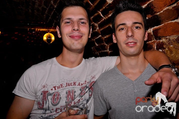 Atmosferă incendiară în Escape, 