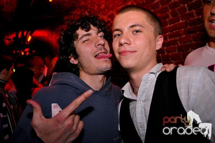 Atmosferă incendiară în Escape, 