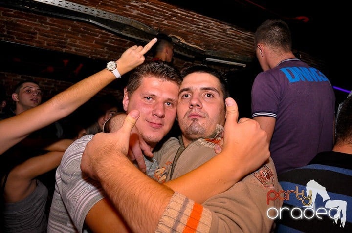 Atmosferă incendiară în Escape, 