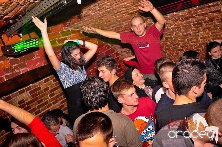 Atmosferă incendiară în Escape, 