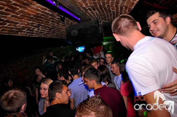 Atmosferă incendiară în Escape, 