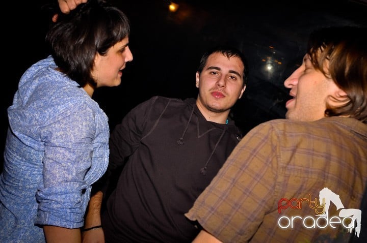 Atmosferă incendiară în Lord's, Lord's Pub